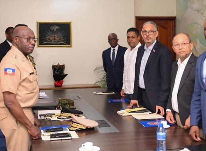 Réunion de crise à la Primature sur la sécurité nationale et la lutte contre les gangs