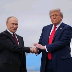 Vers une issue durable ? Poutine et Trump évoquent la crise ukrainienne lors d’une conférence conjointe