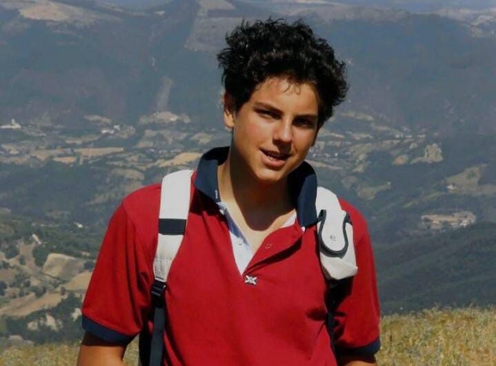 Le 7 septembre 2025 : Canonisation historique de Carlo Acutis, premier saint du XXIᵉ siècle, et de Pier Giorgio Frassati