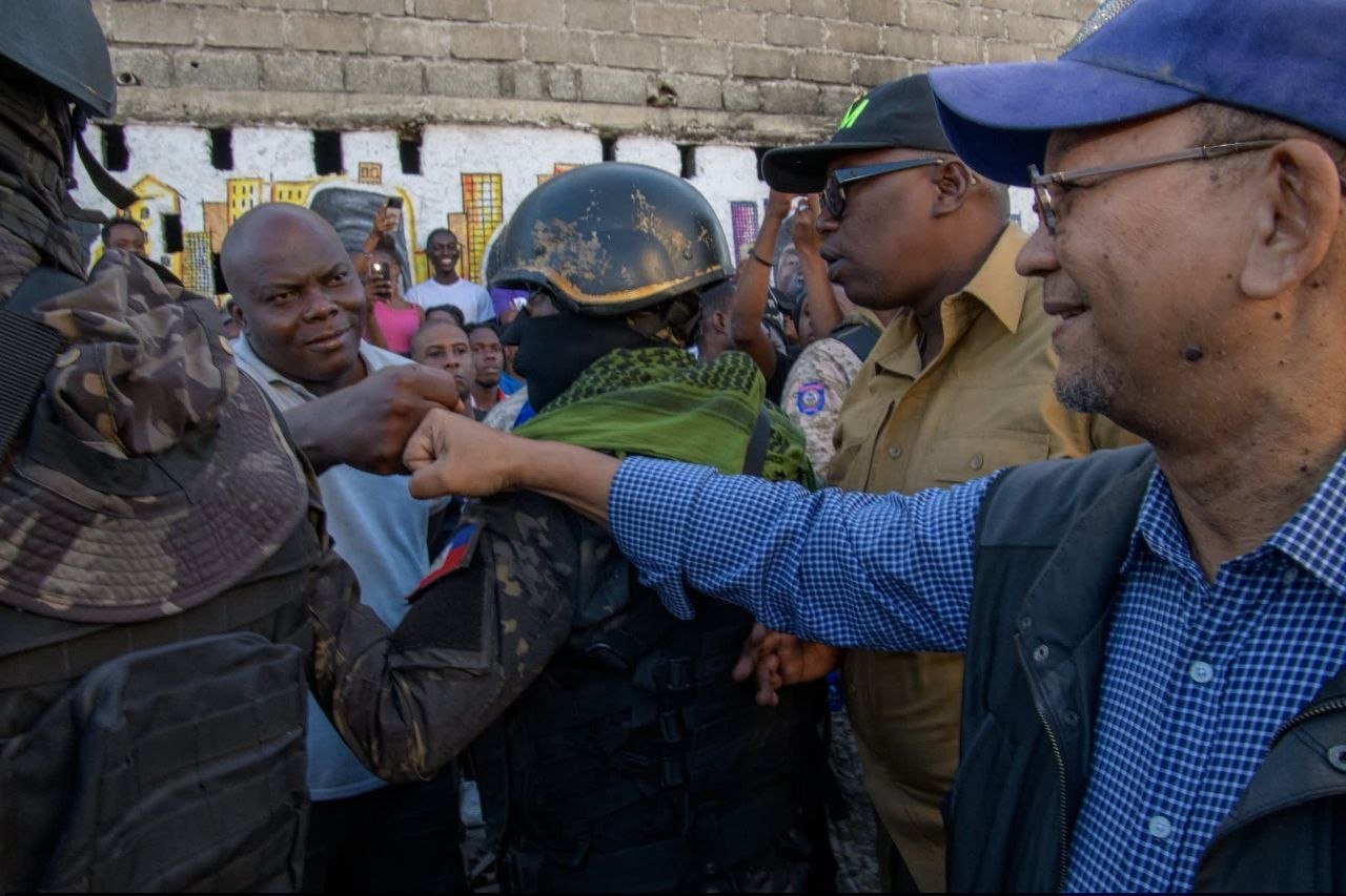 Le Président Leslie Voltaire à la tête d&rsquo;une flotte étatique pour un retour à Solino