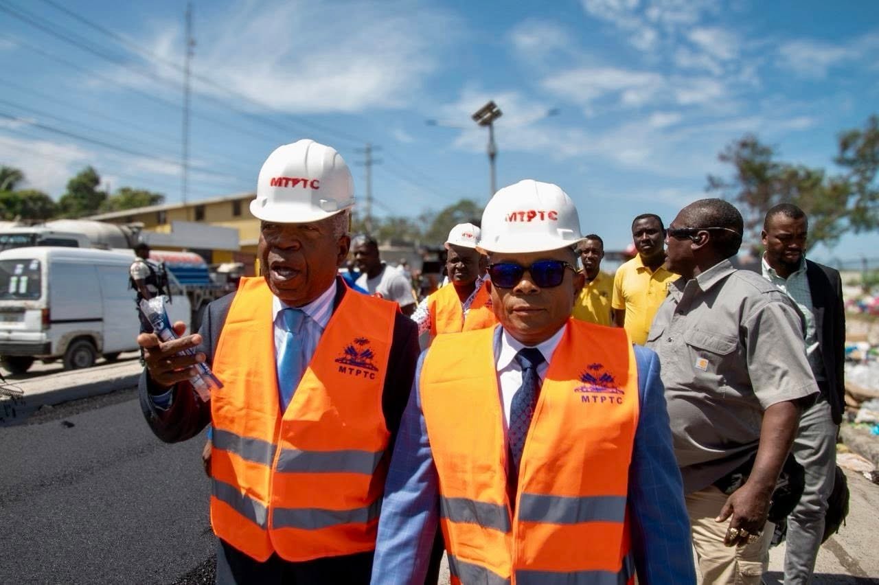 Le MTPTC et la Mairie de Tabarre s&rsquo;unissent pour la réhabilitation de l&rsquo;axe Carrefour Rita – Clercine