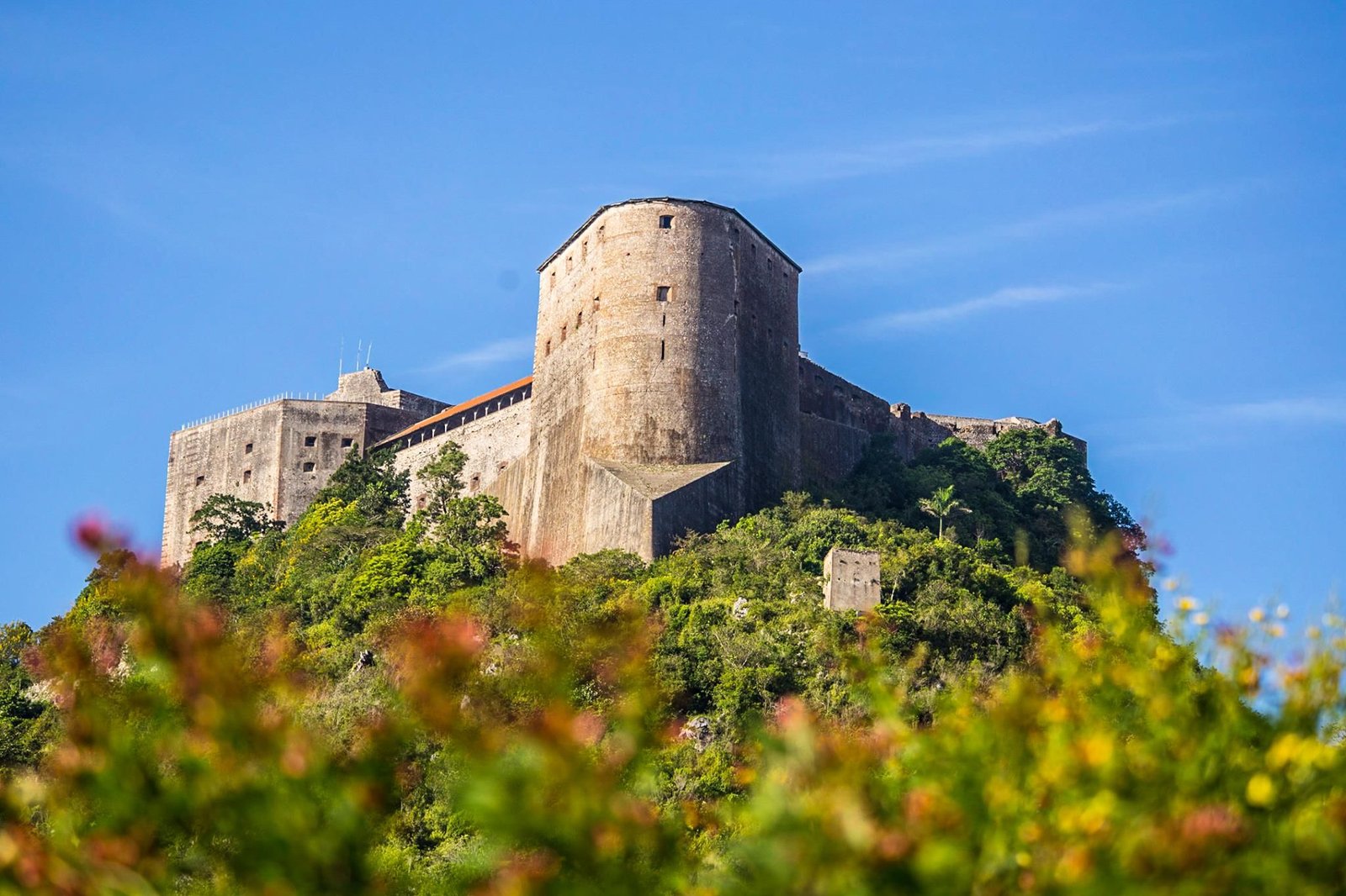 Quand la douleur frappe au cœur du patrimoine national : la Citadelle Laferrière endeuillée après un drame tragique